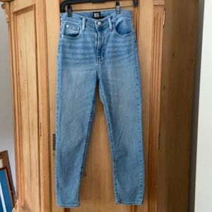 BDG jeans. Girlfriend, high rise cropped  size 27